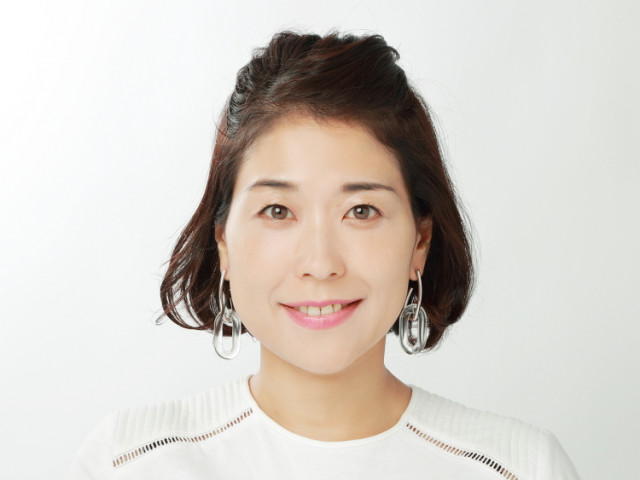 ワックスでウェットな大人っぽポンパドール