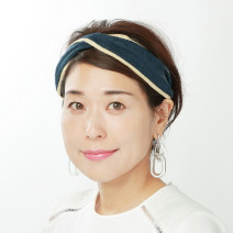 旬の“カチューシャ”ヘアはトップのボリュームバランスが今っぽさの鍵！ボリュームの出やすさを生かした休日アレンジ【美容賢者の髪コンプレックス解消vol.74】