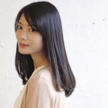 ブルーアッシュで透明感を手に入れよう！ブリーチなし暗めでも楽しめるキレイヘアカラースタイル