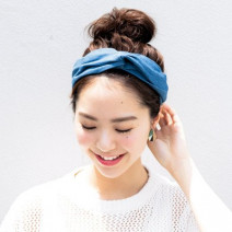 ヘアバンドを使ったおしゃれアレンジ集｜簡単にこなれ感が手に入る！
