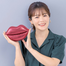 人気芸能人を手がけるH&Mのポーチの中身大公開｜秋は賢く美肌をキープするマルチコスメをIN