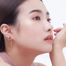 一重さん必見！ この秋トレンドの赤マスカラで一重ならではのおしゃれな目元に♪