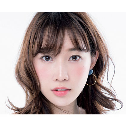 “かじえりメイク”本人直伝！透明感メイクとおすすめマスカラ＆ベースメイクコスメをご紹介