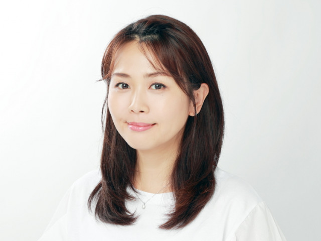 ロングヘアの前髪アレンジ 前髪なしのすっきり見せや 伸ばしかけ 長い前髪のアレンジ方法 美的 Com
