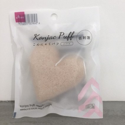 ダイソーで話題！こんにゃくパフ【口コミ・使い方実例】 | 美的.com
