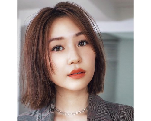 イヴ・サンローラン・ボーテの“ダークブラウン”アイシャドウで、洗練されたモード顔に｜この秋、おしゃれな目元は「ブラウン“み”」で作る！
