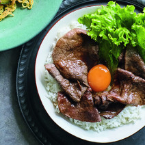 さくっと牛肉が食べたい！ごはんor 麺にのせるだけ時短・肉料理レシピ