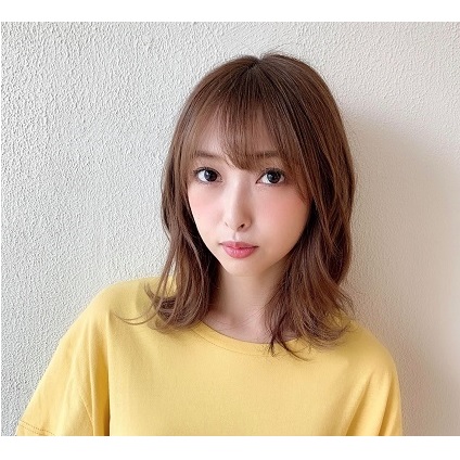 くびれセミディヘアは、ラフさが鍵！　ナチュラルな大人の色気を演出