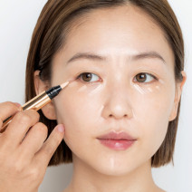 くまには「明るめ」、ニキビには「暗め」コンシーラーが◎ アイシャドウのハイライト使いもおすすめ！