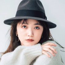 小顔にみえる秋冬ファッションとは？レイヤーコーデ、つばつき帽子、ボリュームスリーブ…おしゃれ小顔アイテムはこれ！