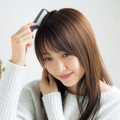 髪に静電気が起きる 原因 と プロが実践する 5つの対処法 美的 Com 髪に静電気が起きる 原因 と プロが実践する 5つの対処法 美的 Com
