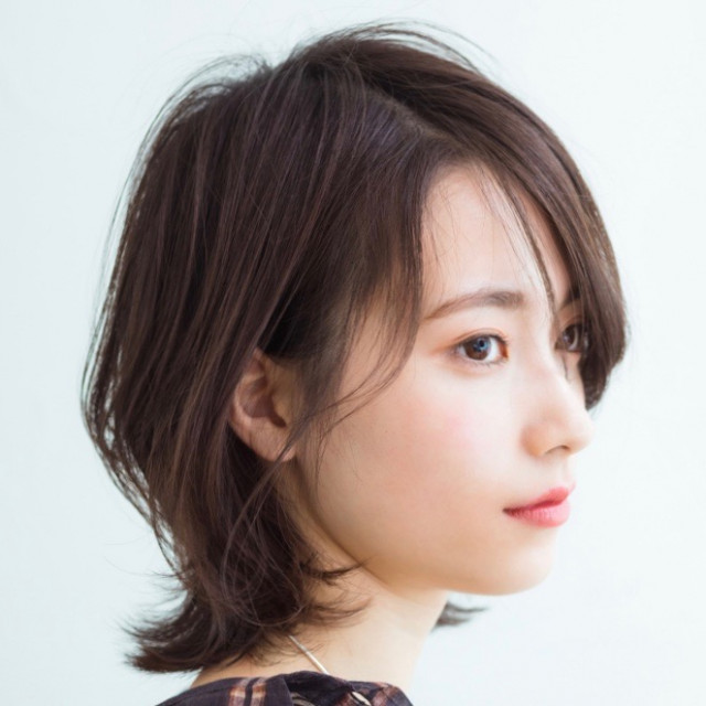 ふわっと動く外ハネヘアで 大人かわいいニューカマーのウルフカット 美的 Com