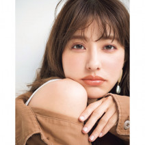 【厚い唇×オレンジリップ】ヴィセ アヴァンの“主役級カラー”オレンジベージュでぽってり唇美人に