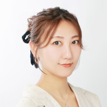 多毛でもヘアゴム２本＋Uピン１本でOK！｜くずれにくい簡単お団子ヘアアレンジ【美容賢者の髪コンプレックス解消vol.82】