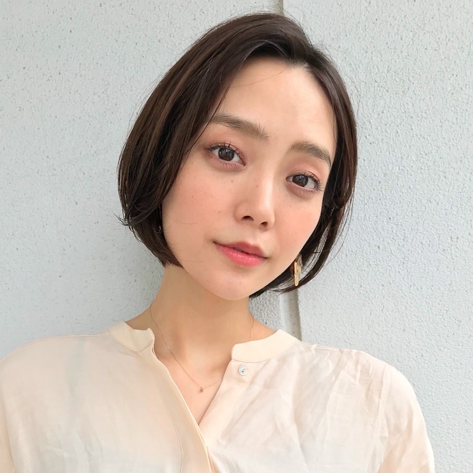 軽めのボブで気持ちも明るく♪ ボブスタイルカタログ