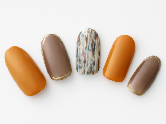 秋カラーに1本だけツイード調アートでシンプル＆エレガントに