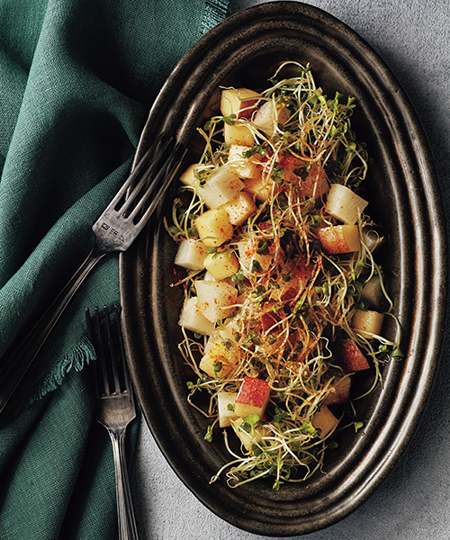 里芋とスプラウトのサラダ
