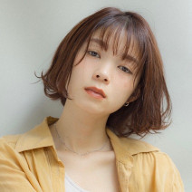 サイドバングヘアで骨格補正！透けバング＋外ハネミックスのショートボブ