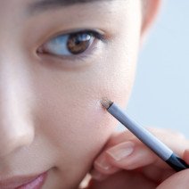 「午後にはコンシーラーがよれちゃう…」冬の肌作りの疑問に人気H&Mが回答！