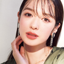 女子会なら“ミーハー”楽しそうメイクで決まり！目元にキラキラ、唇にうるうる感を盛っておしゃれ顔に