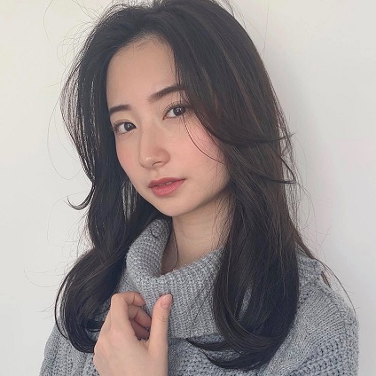 かきあげ前髪のひし形ロングは、大きめ＆柔らかカールが鍵！ 小顔効果が望める優秀ヘア♪