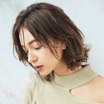 ニュアンスパーマで女性らしいかわいさをゲット♪時短で楽々スタイリング
