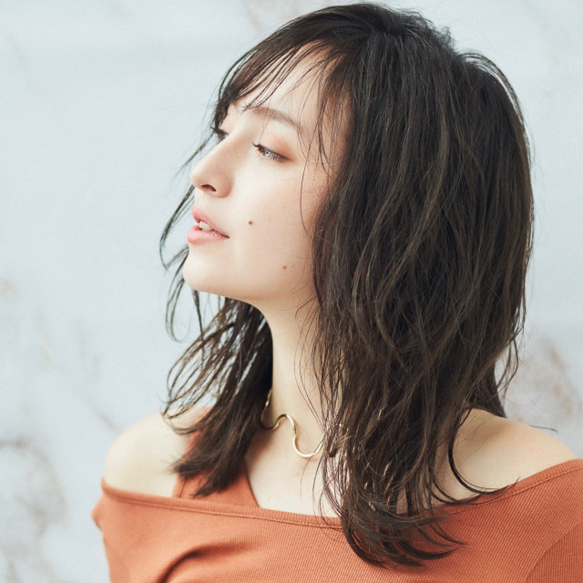 色っぽ美人 黒髪セミロング 19の実例 ヘアアレンジ 美的 Com