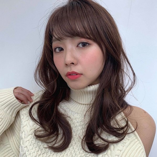 前髪あり パーマ セミロングの12ヘアスタイル モテ要素を揃えた人気の髪型 美的 Com