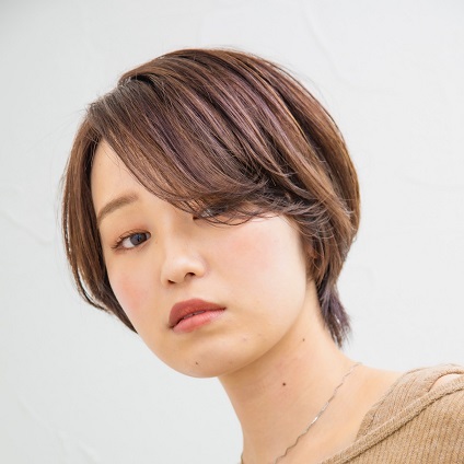 色香な長め前髪＆ニュアンシーな抜け感たっぷりショート