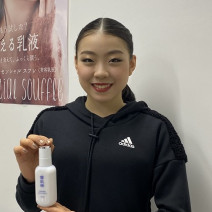 スケート・紀平梨花選手が優雅に舞った『ライオンキング』メイクアイテムを大公開！ メイクルームのオフショットも