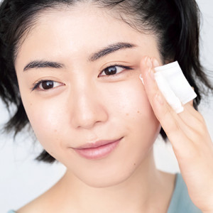 丸くのせると乾いた部分が肌に当たり刺激に