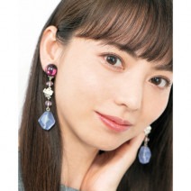 UZUのアイライナーを使って目力UP♪ インサイドラインの引き方をH&Mが解説