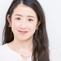 口角が下がってへの字に…人気H&M直伝の簡単上向きリップメイク術