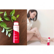クラランス「ボディ フィット」は引き締め効果がすごい！いつもの簡単なマッサージで翌朝の足がすっきり／今話題のコスメを本音で使ってみた【自己流マッサージ1日目編】