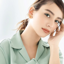 滝沢カレン×H&M林由香里｜ヴィセ リシェのアイパレットは買い逃し厳禁！ 上品クールに洗練された眼差しの作り方