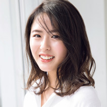 簡単ヘアスタイリング術｜スタイリング剤選びとくずし方でこなれ感のあるランダムウェーブに♪