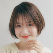 薄め前髪の大人ナチュラルなショートボブなら、手軽で可愛くキマる！