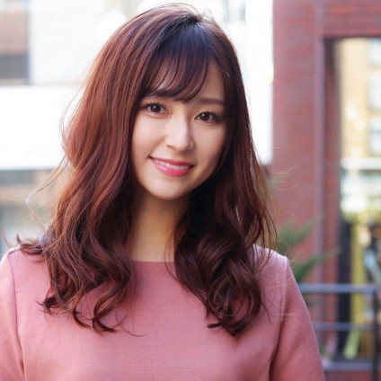 赤茶系の髪色でフェミニンかつ即垢抜け イメチェンにおすすめヘアカラー 美的 Com