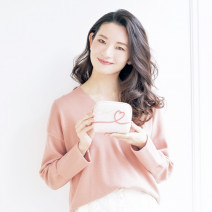 ポーチの中身は少数精鋭！ 美人広報兼3児のママが普段使っているコスメを大公開