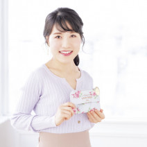 TPOに合わせてポーチも中身も変えて印象チェンジ！ ピアニスト日野萌華さんのかわいすぎるオフの日ポーチの中身を公開