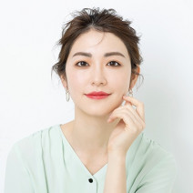 ベージュの囲みアイメイクで韓国っぽく！「“ハニル（日韓）”メイク」で上品で色気のある目元に｜“新・オルチャンメイク”のアイメイクをHM石川ユウキさんが解説！