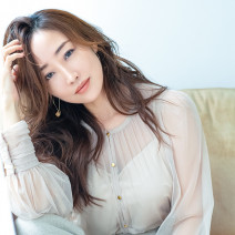 美容家 神崎恵さんの“偏愛ベージュ”はランコムのアイシャドウ｜肌をトーンアップしてくすみを消すテクニックも公開