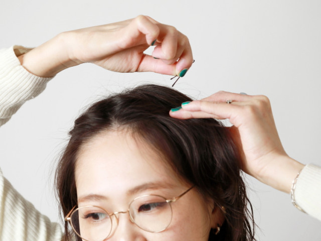ロングヘアの前髪アレンジ 前髪なしのすっきり見せや 伸ばしかけ 長い前髪のアレンジ方法 美的 Com ロングヘアの前髪アレンジ 前髪なしのすっきり見せや 伸ばしかけ 長い前髪のアレンジ方法 美的 Com