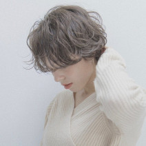 グレージュカラー×グラデーションカットで今っぽヘアに！明るめ・暗めカラーをレングス別にご紹介