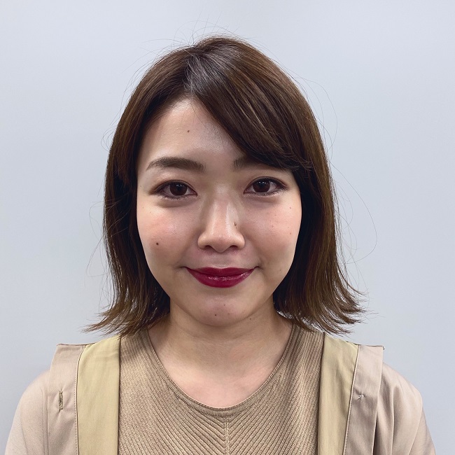 マスクにファンデがつかない⁉カバーマーク「ジェルおしろい」をメイク仕上げに使えば、マスク×メイク悩みを解決！／編集部員が試してみた