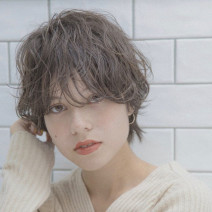 外国人風パーマスタイル【8選】｜時短スタリングが叶うヘアをレングス別にご紹介！