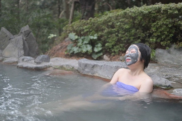 全国でも珍しい天然の泥湯温泉