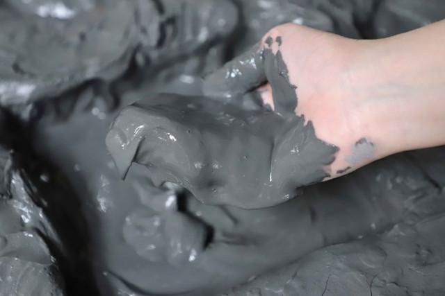 全国でも珍しい天然の泥湯温泉