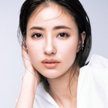 顔だちを際立たせる眉下ストレートのハンサム美人眉｜人気H&M中山友恵さんが提案