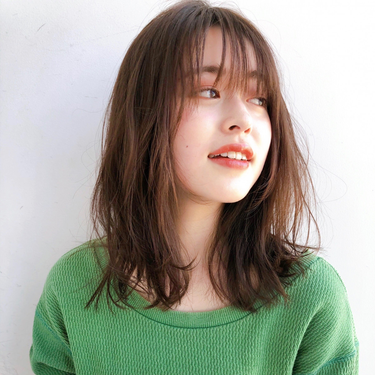 透け前髪とやわらか毛先が魅力！あざとかわいいロングミディアム